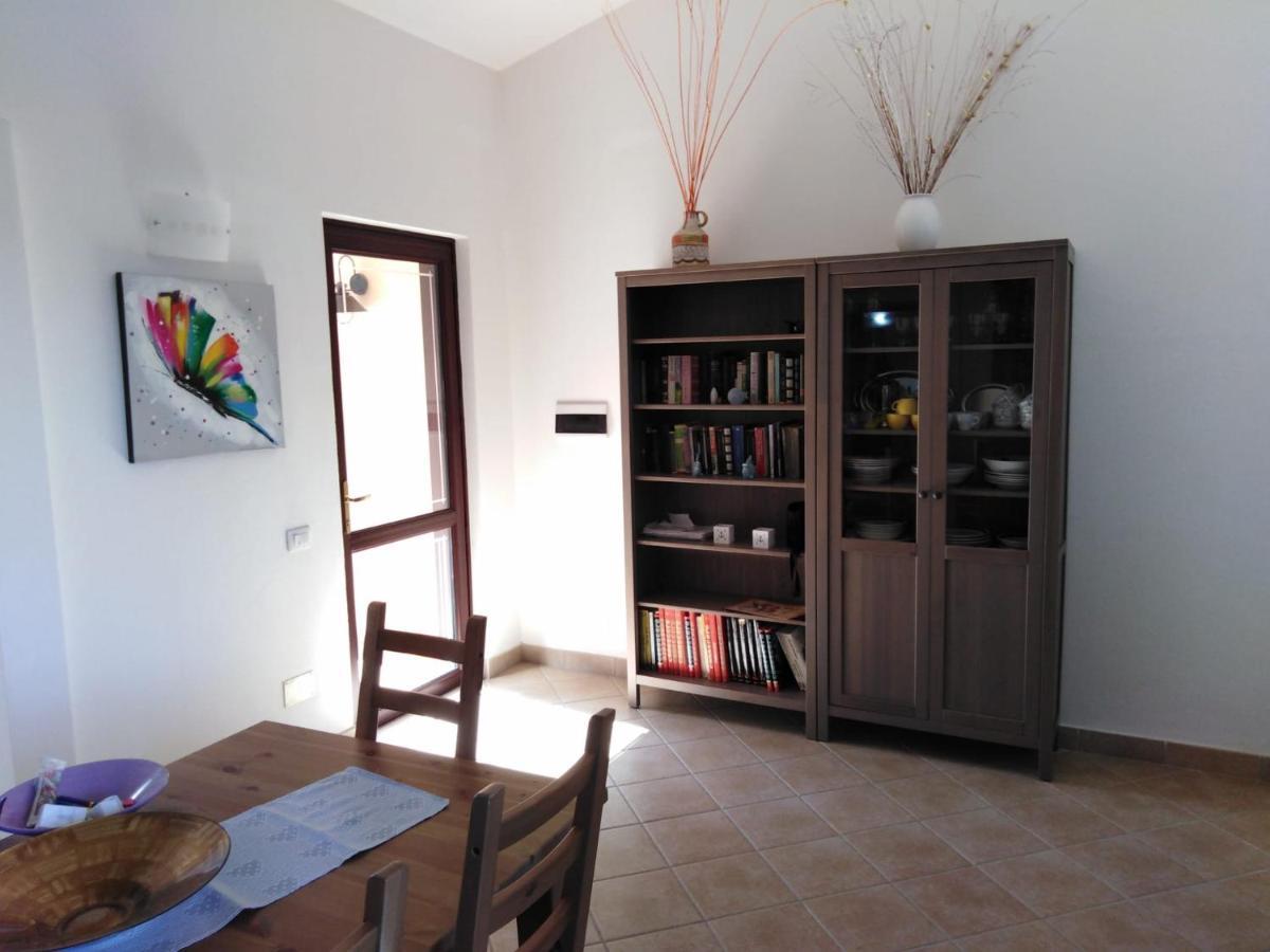 Villa Panoramica Immersa Nel Verde Porto Pino Bagian luar foto